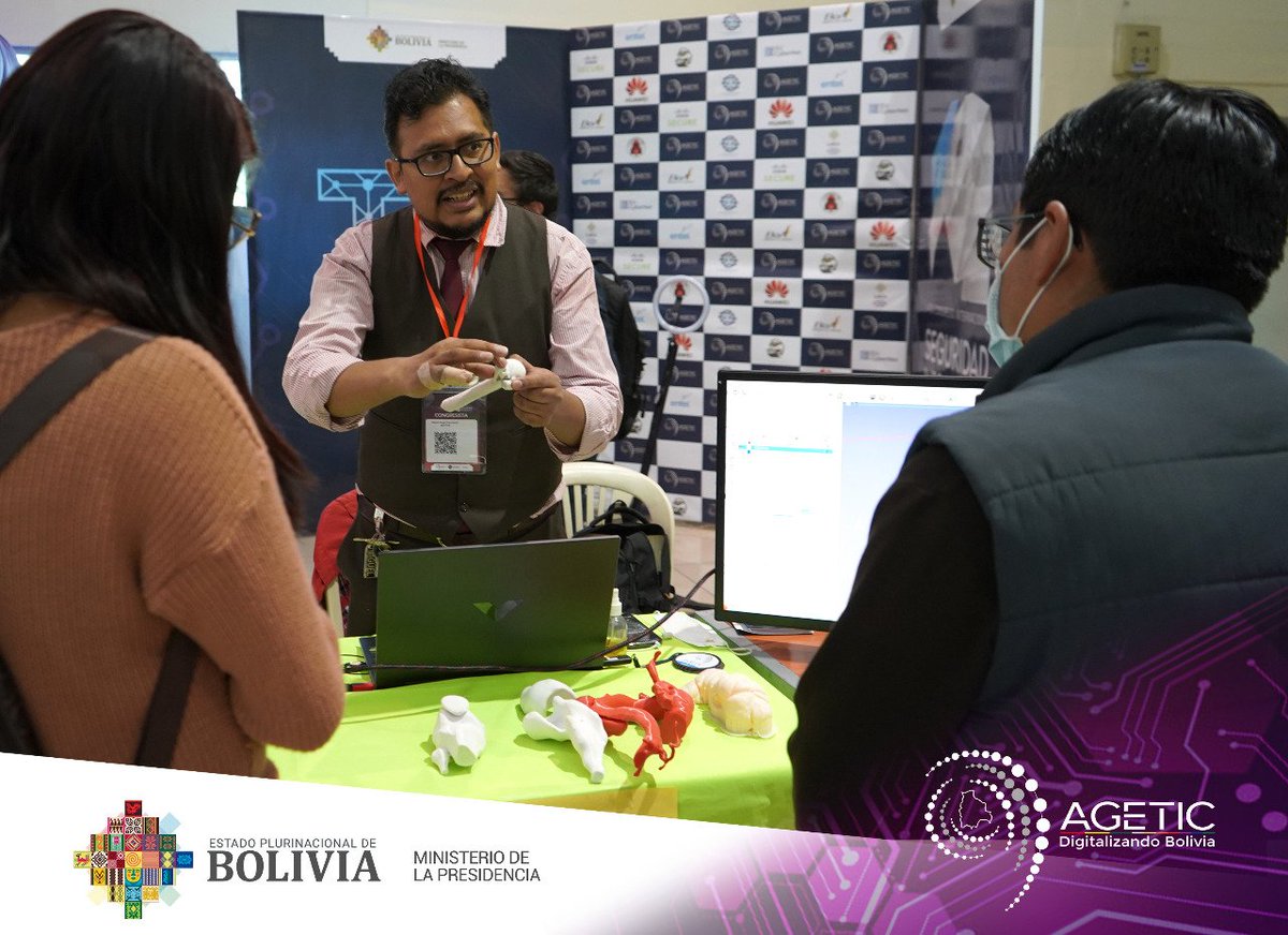 AgeticBolivia's tweet photo. Así mismo, se reconoció el trabajo de los conferencistas  nacionales e internacionales al compartir sus experiencias y conocimientos en #Tecnología, #Gobierno y #SeguridadInformática.

➡️ Lee la nota completa 👇👀
https://t.co/SPohVsWLln

#CIDSI #TG 2022 https://t.co/rMDBMj36oK