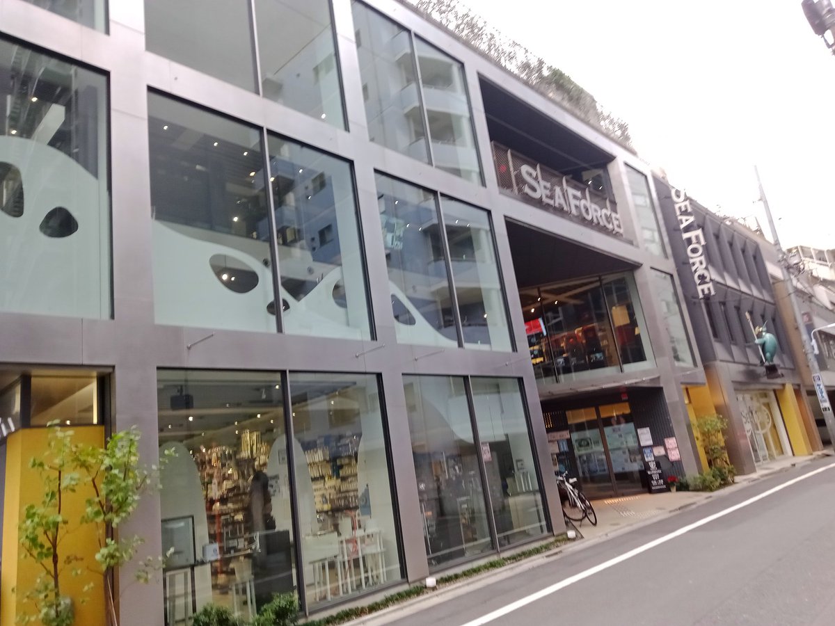 norihal's tweet photo. 【#カフェ】カフェ CREATEAのチーズバーガー&水出しコーヒー - 素敵な空間を見つけてしまいました!!美味しい料理、雰囲気、親切丁寧なスタッフ…完璧です😁ここ以上のカフェあるかな~😊…https://t.co/tROj8XI267
#CREATEA #チーズバーガー #水出しコーヒー #カフェ好きと繋がりたい #御徒町 https://t.co/llNfKu6Ryv
