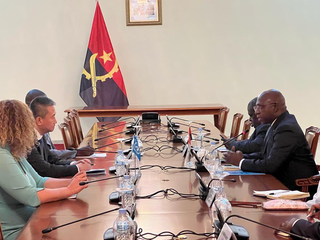 angola_Mirex's tweet photo. Le Chef de la diplomatie angolaise, l'Ambassadeur Téte António, a tenu, ce mercredi 30/11, à Luanda, des entretiens séparés avec les quatre (4) plus hauts Représentants des Nations Unies en Afrique, à savoir, Abdou Abarry, Valentine Rugwabiza, Bintu Keita et Huang Xia. https://t.co/9LAf7GhHgu