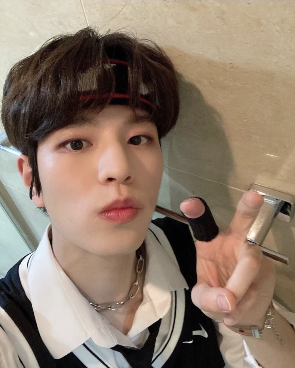_s_k_z___'s tweet photo. tag🌙

30↑  Seungmin🐶  同他◎
　
stayのおともだちいないので
仲良くお話しできたら嬉しいです🙇‍♂️

♡or ↻ でお迎えに行きます🫶🏻

#StrayKids  
#大人stayと繋がりたい 
#strayさんと繋がりたい
 #STAYさんと繋がりたい
 #大人STAY 
 #StrayKids好きな人と繋がりたい https://t.co/fyGpBmSWQx
