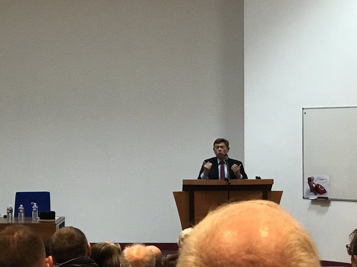 julienaguin's tweet photo. Belle intervention du dĂ©putĂ© @JL_Thieriot lors de la soirĂ©e consacrĂ©e aux Correspondants dĂ©fense des communes #CorDef Ă #EOGN ! Il est vraiment lâambassadeur et lâavocat des armĂ©es dont nous avons besoin. Une armĂ©e formatrice. https://t.co/Mw8YCtsKDO