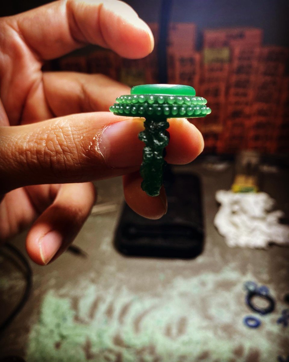 sxm_silver's tweet photo. 久しぶりの新作アイテムです。個別に作っていったら結構時間掛かっちゃいました😅
指輪のサイドは古い木を意識して掘りましたが果たして思った通りになっているのか!?🧐
#waxcarving
#lostwax
#silverart
#sillvercraft
#silveraccessories
#silverdesign
#jewelrysilver
#handmadesilverjewelry https://t.co/nMkHcsvCBQ