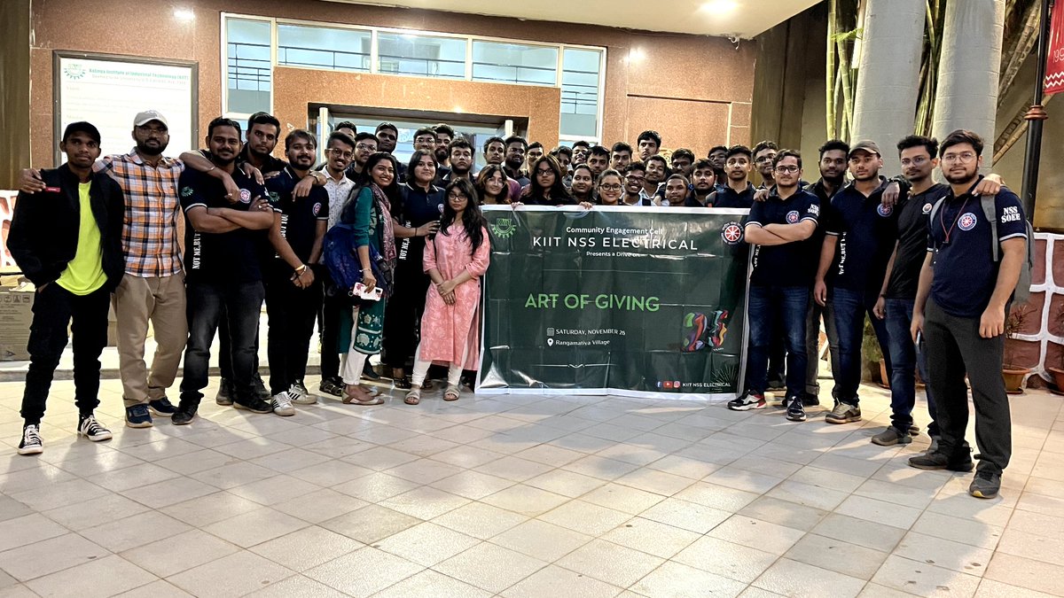 Manmeetsteif's tweet photo. NSS School of Electrical Engineering went 2 Orphanage "Banabasi Kalyan Ashram" 2 celebrate "The Art of Giving" .
Also had a quality time wid dem discussing about der studies.
De wer happy nd we r plnng 2 visit d place again.
#kiituniversity #nss @KiitSoee 
@KIITUniversity https://t.co/7Gzv3jscOo