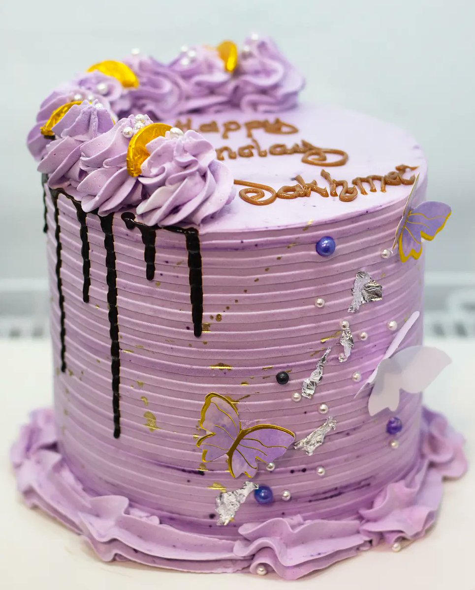 klassic_bites's tweet photo. It's a purple affair.ππ
#linkup for all your yummy treats on 0555077589 .
#birthday #newpost #cake #pastrychef #cakedecorating #tbt #celebrationπ #happybirthday #birthdaycake #details #vanillacake #redvelvetcake #redvelvet #redcakes #swipeleft #purple #purplecake #picoftheday https://t.co/BKj2xIPvaI