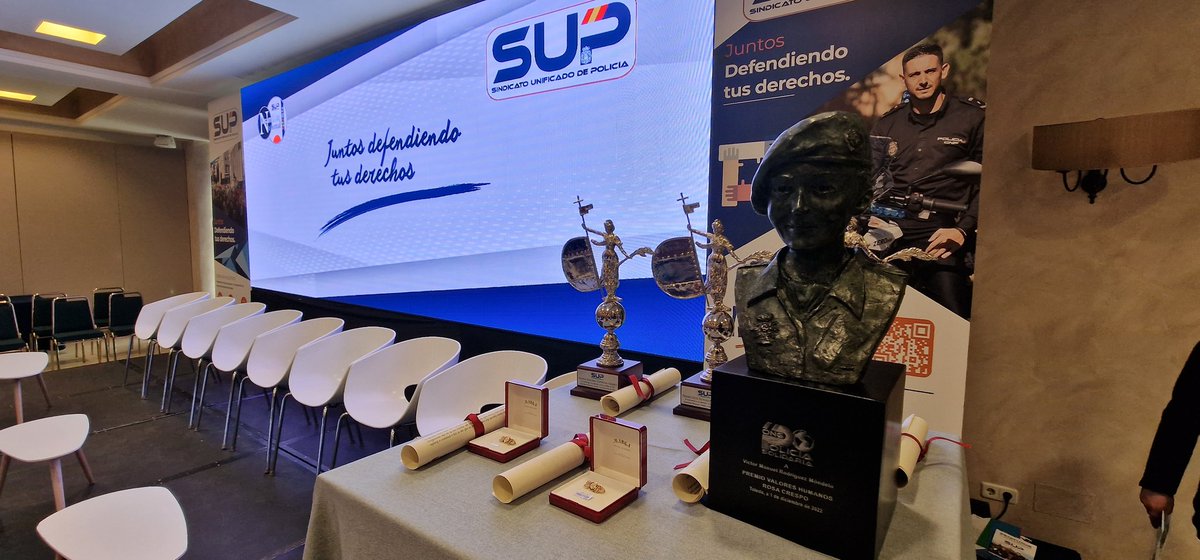 Sup_Policia's tweet photo. Todo preparado para el acto de clausura de la #AsambleaNacional de 2022 del @Sup_Policia
No podemos acabar sin el homenaje a la @Polsolidaria por su actividad solidaria en este 2022
Gracias https://t.co/5M7967jFgS