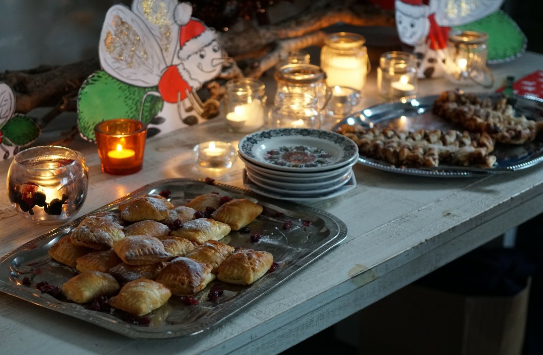 I'm asking people to do something really kind and thoughtful this year: think about serving a delicious vegan Christmas lunch and not a corpse. 

Christmas is a time for love,  not a time for savage brutality and torture. 

Eat vegan this Christmas.

Try it. You'll love it.