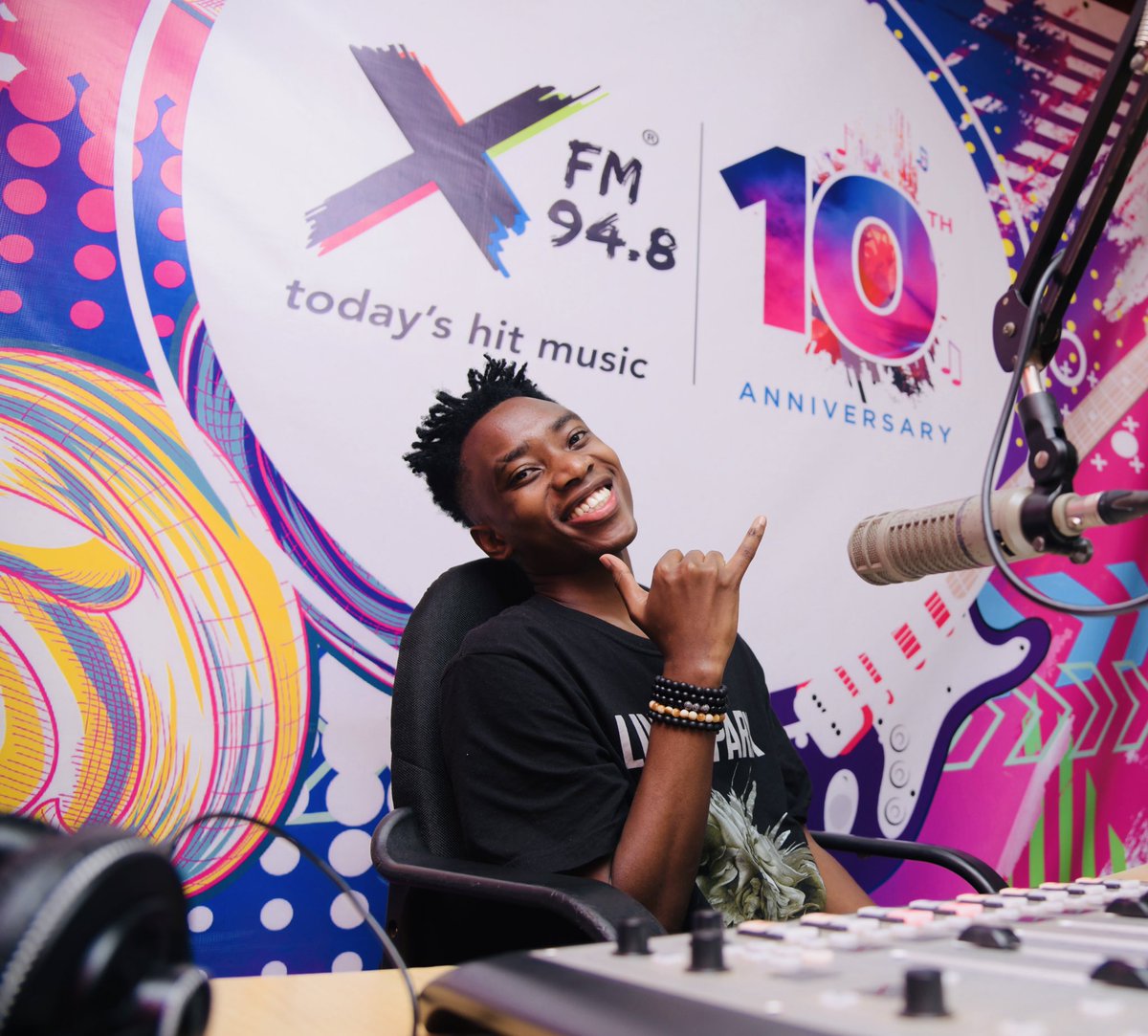 Happy new month to y’all!
Let’s catch a vibe on the #XfmTopTenCountdown 🤙🔥

 📸 <a href="/sanyarichard1/">三</a>