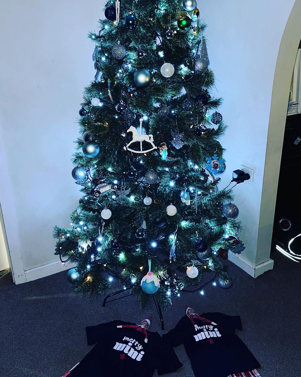 staceyropa1's tweet photo. Xmas Pjs for Dec 1st! @elfontheshelf #elfontheshelf #elfshenanigans #anguself #edwardelf #xmaspjs https://t.co/uOKWQY9Oj6