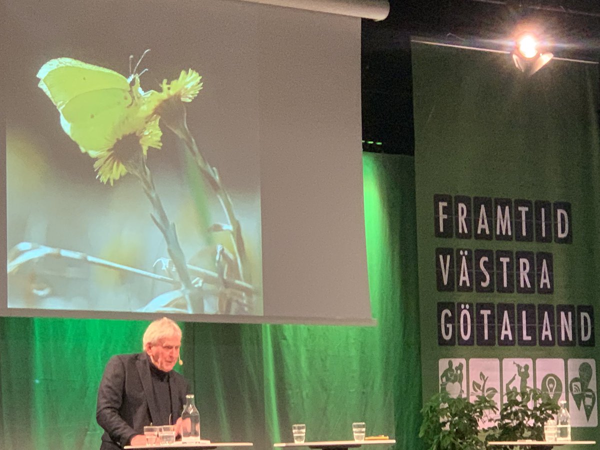 HoloHouse's tweet photo. Tack Stefan Edman för föreläsningen och dina två bilder under #FramtidVG! https://t.co/N8JMPKU18v