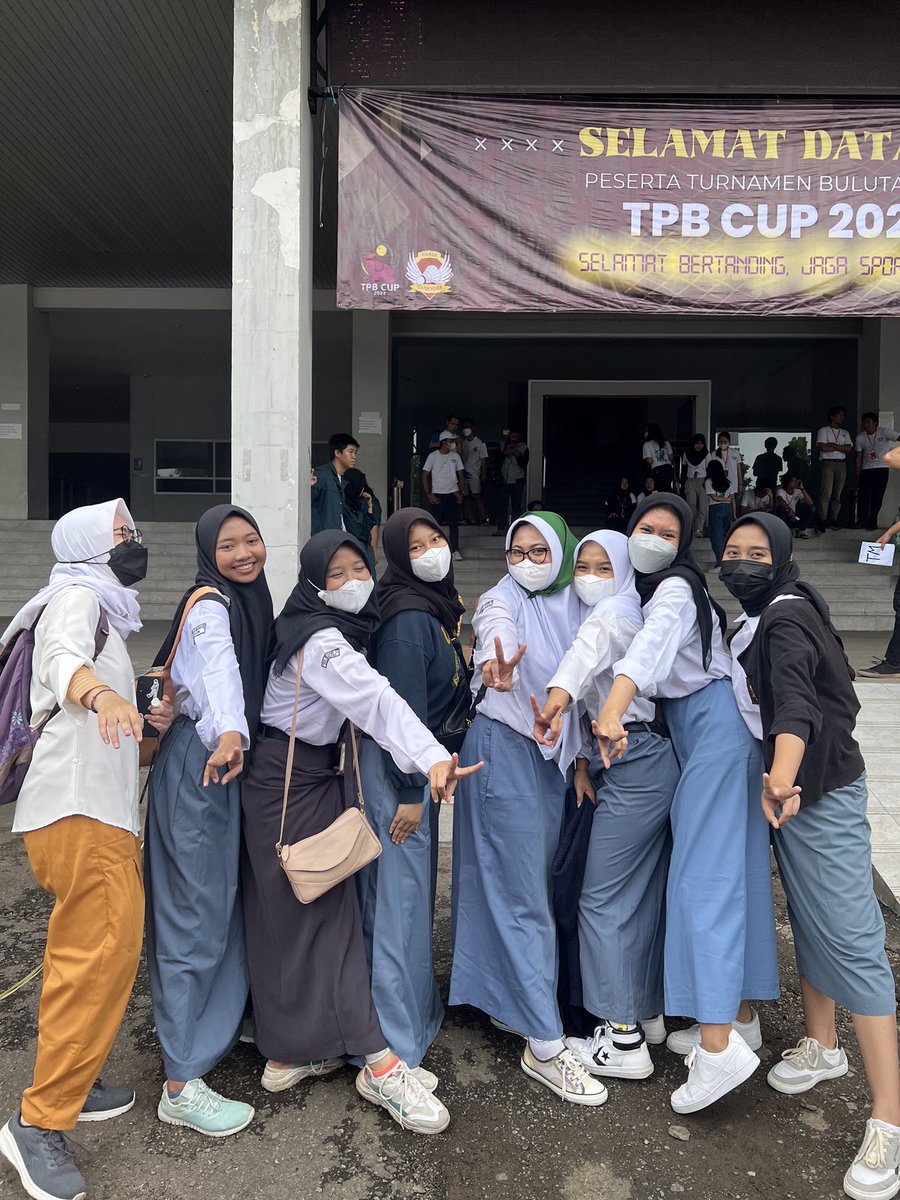 p3lukiss's tweet image. anak SMA nyasar @______@