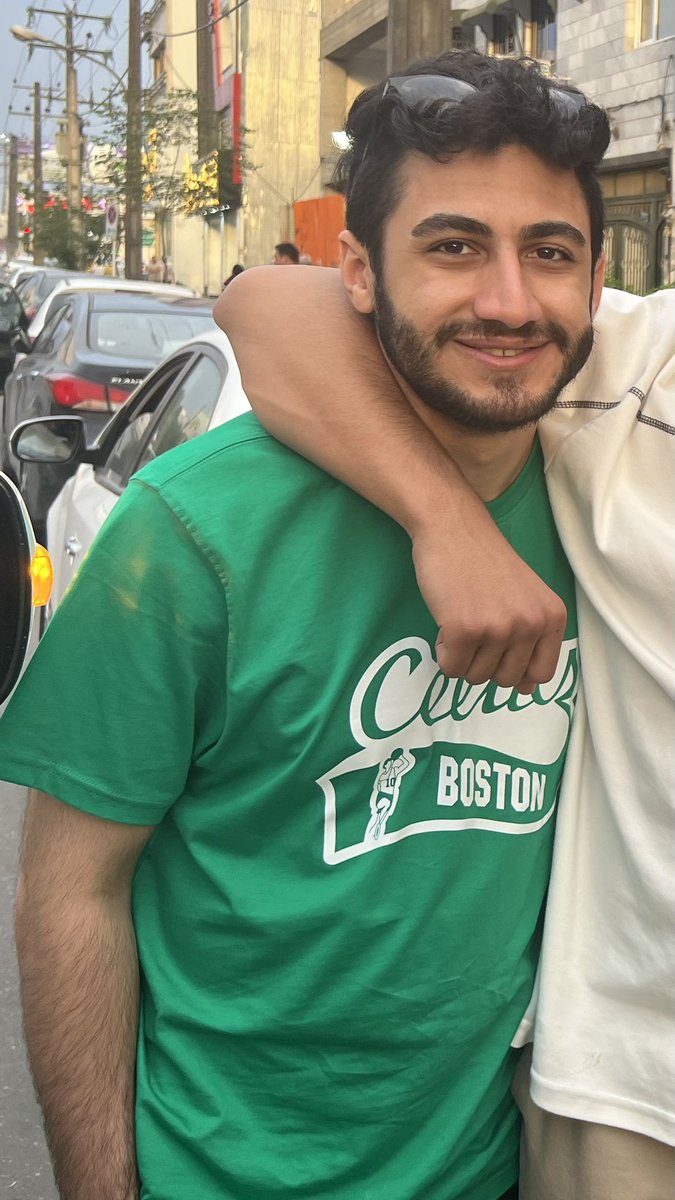 Kiarokni's tweet image. دوستان عزیز . آرمان بهبهانی (آرمان دِ فریک) ۱۰ روزه که بازداشته ؛ در سکوت کامل رسانه ها . لطفا صداش باشید