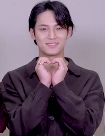 randomggyu's tweet photo. aww mingyu https://t.co/fUOz3OaeIo