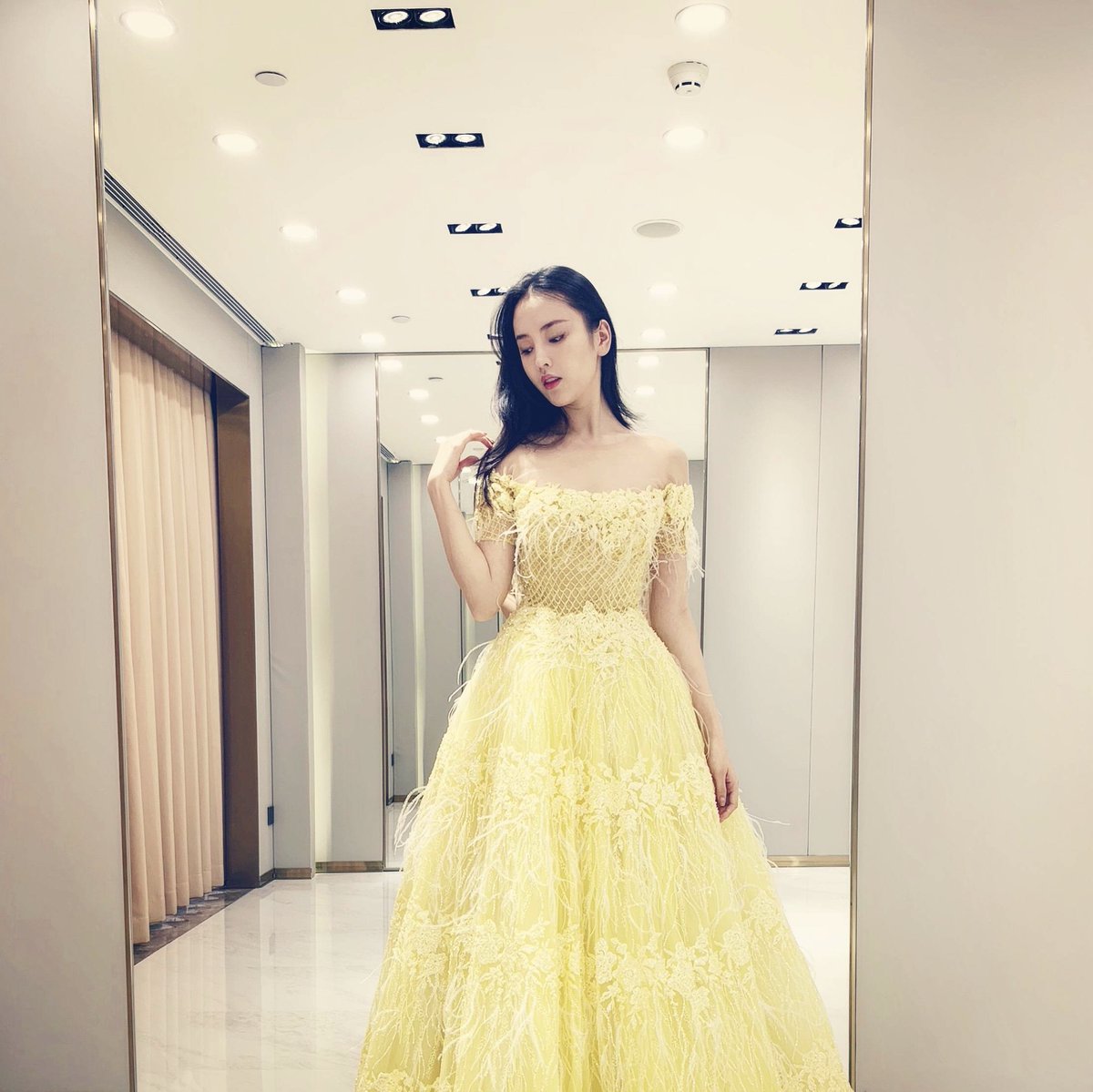 lilmontego's tweet image. The best things in life are free, and the second best are very expensive. I like to see the money I earned... Hanging in my closet. 😍😍