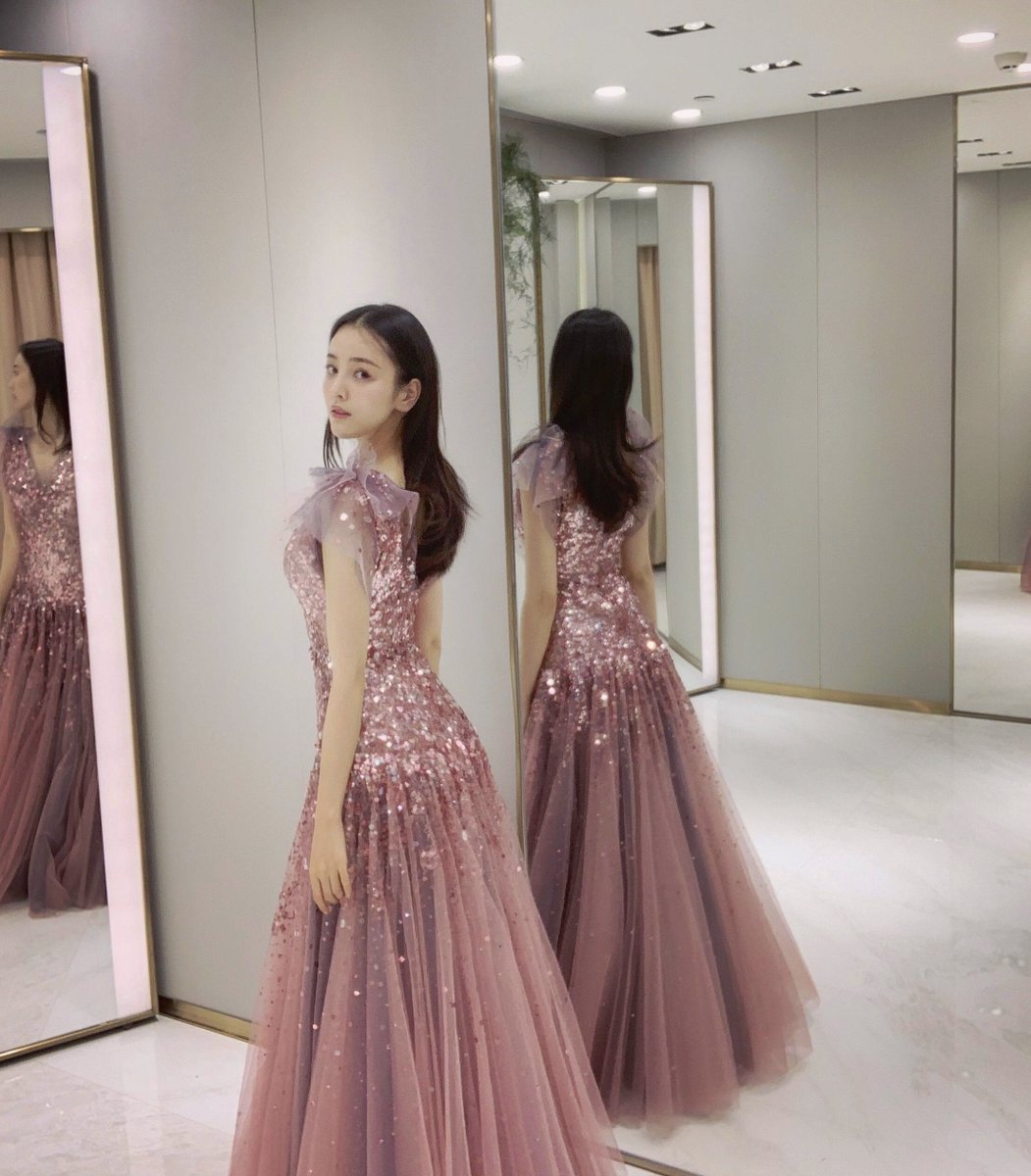 lilmontego's tweet image. The best things in life are free, and the second best are very expensive. I like to see the money I earned... Hanging in my closet. 😍😍