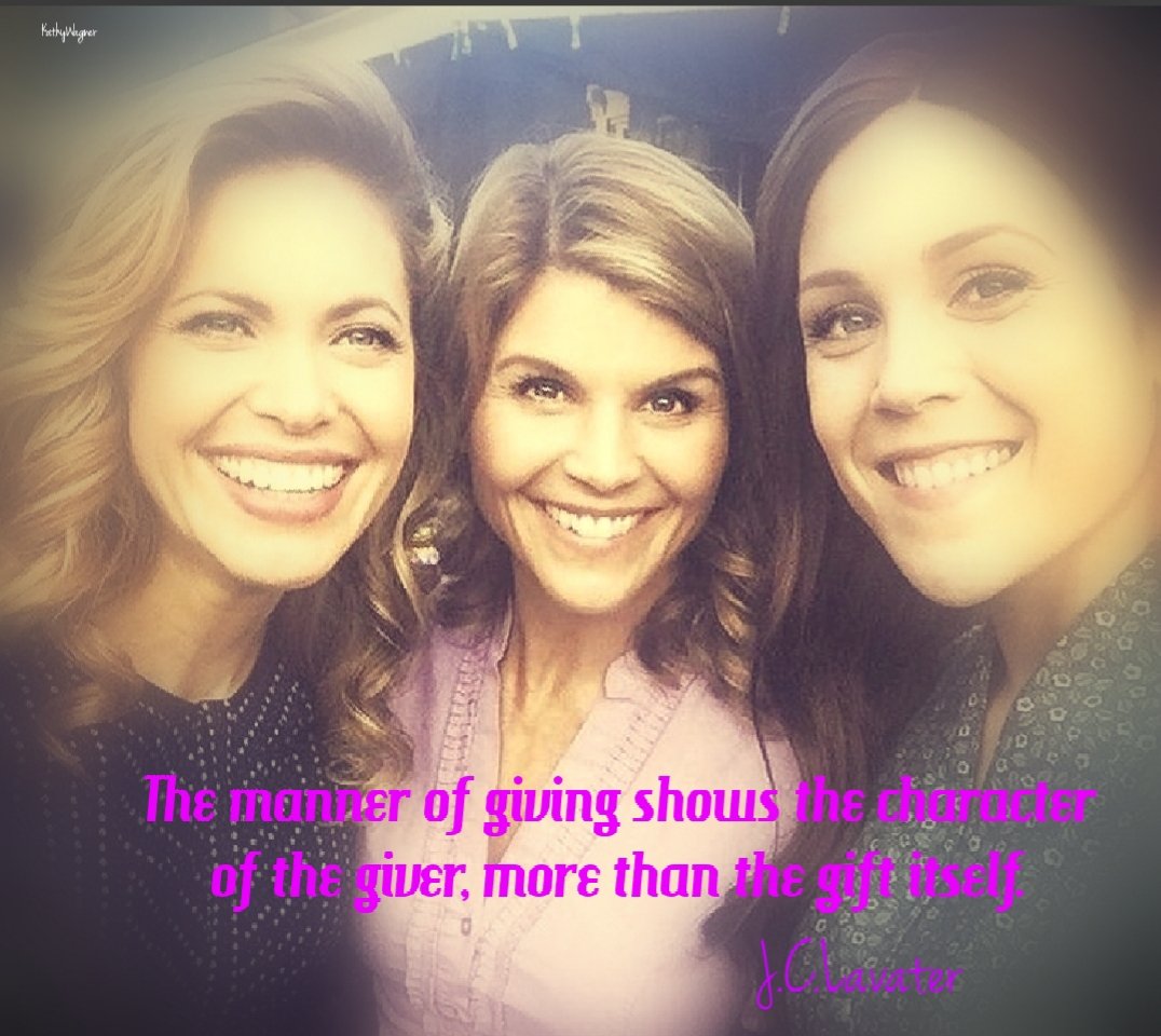 CdnLadyKathy's tweet photo. The manner of giving shows the character of the giver, more than the gift itself. #Hearties #WhenCallstheHeart 
#lorilaughlin 
@erinkrakow @HuttonPascale @wcth_tv
@SCHeartHome  @hallmarkchannel https://t.co/SkkRJNdVXE