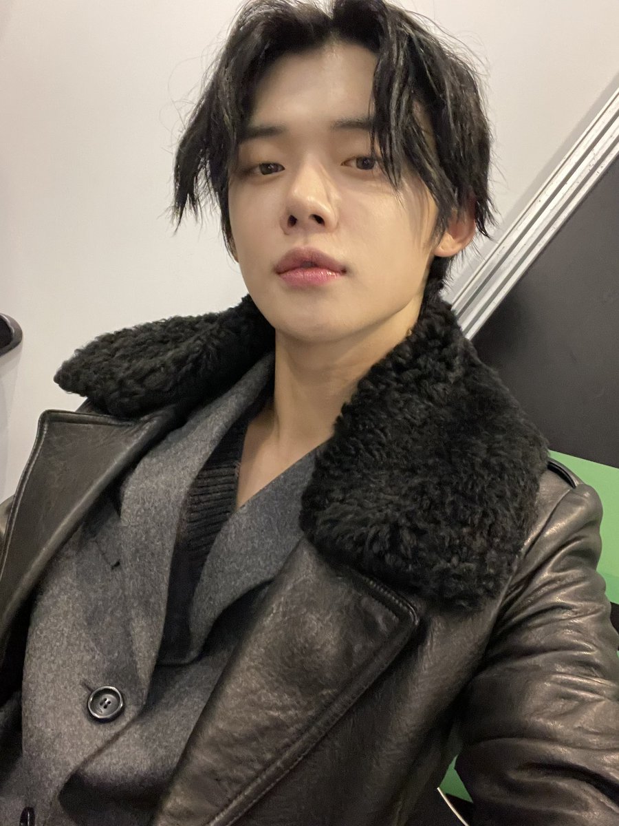 YJ. tweet media