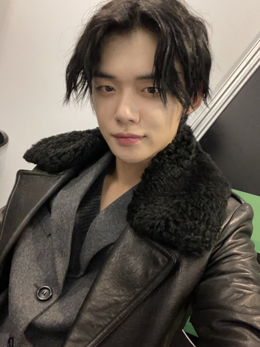 YJ. tweet media