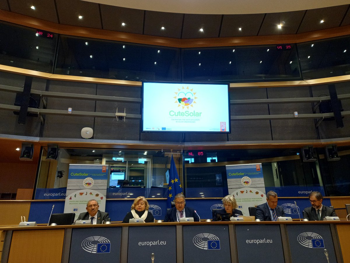 AREFLH's tweet photo. Juan Ignacio Zoido Álvarez y Clara Aguilera han inaugurdo la conferencia final del proyecto CuteSolar en el parlamento europeo, ahora sigue la presidenta @caselli_s
#CuteSolar #fruitandveg #EP #AREFLH #APROA #HortiEspaña https://t.co/DFODEwwymk