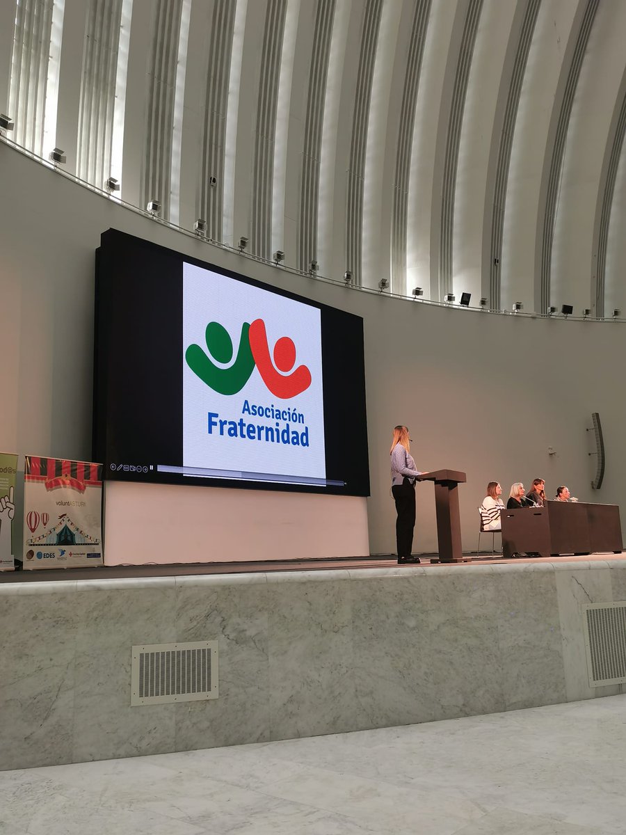 FraternidadAsoc's tweet photo. Ya estamos participando en la jornada sobre #voluntariado #Asturias 
#VoluntariadoParaCambiarElMundo 
@PVoluntariadoAS https://t.co/udKeB9MP7h