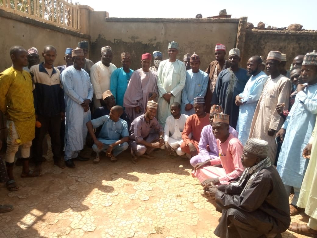 DrMRDarma's tweet photo. A cigaba da ziyara da muke ta gaisawa da shuwagabannin jamiyyar NNPP mun samu Babbar tarba a Karamar hukumar Sabuwa. Thank you Sabuwa local government. https://t.co/MgYhCjnyuM