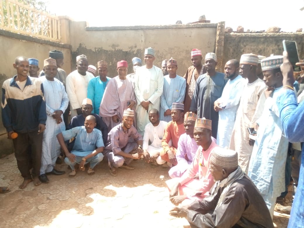 DrMRDarma's tweet photo. A cigaba da ziyara da muke ta gaisawa da shuwagabannin jamiyyar NNPP mun samu Babbar tarba a Karamar hukumar Sabuwa. Thank you Sabuwa local government. https://t.co/MgYhCjnyuM