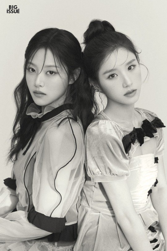 Chocochipbrown1's tweet photo. 2jin photoshoot hit different
#Heejin
#Hyunjin
#Aeong
#Loona https://t.co/dhVGrFauak
