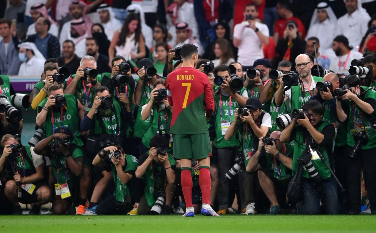 CriisHQ's tweet photo. Cristiano Ronaldo 
Water
#FIFAWorldCup , #Portugal https://t.co/K9LV8vaOsM