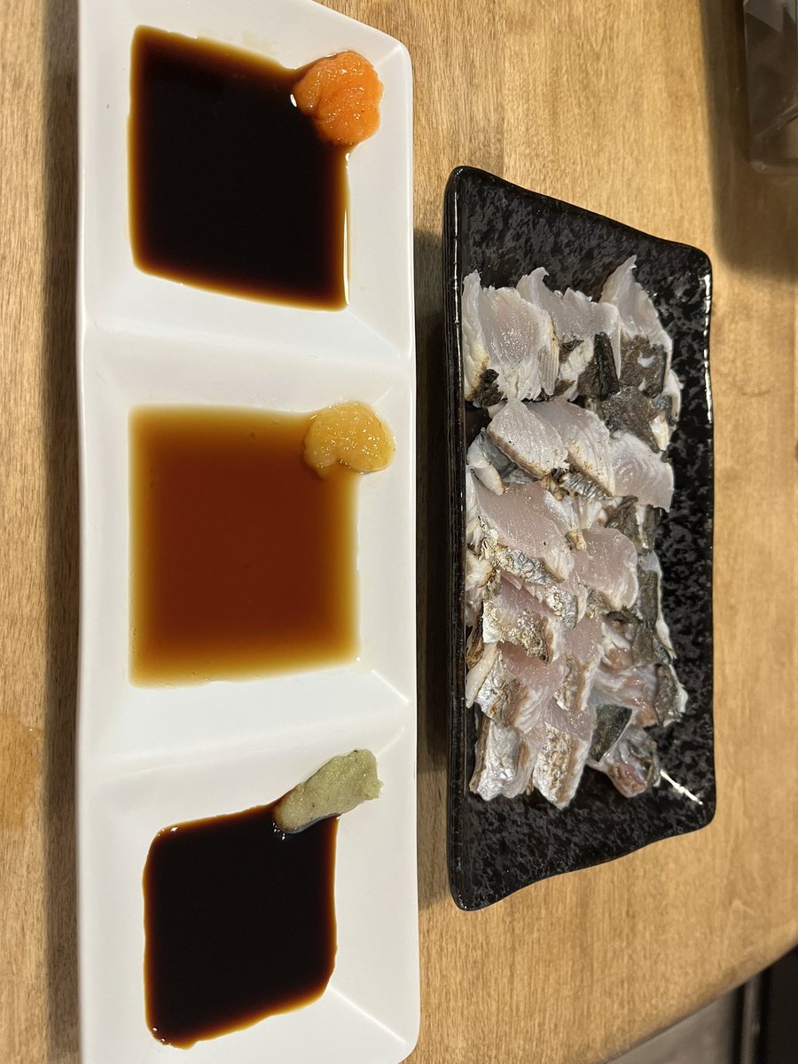 take38nao's tweet photo. 仕事帰りに3本！
ヤズ2（会社の同僚に）
サゴシ1食べました！

季節の変わり目！
クソ寒いけど、頑張りました！

日頃の行い^_^ https://t.co/jROjeMAg6S