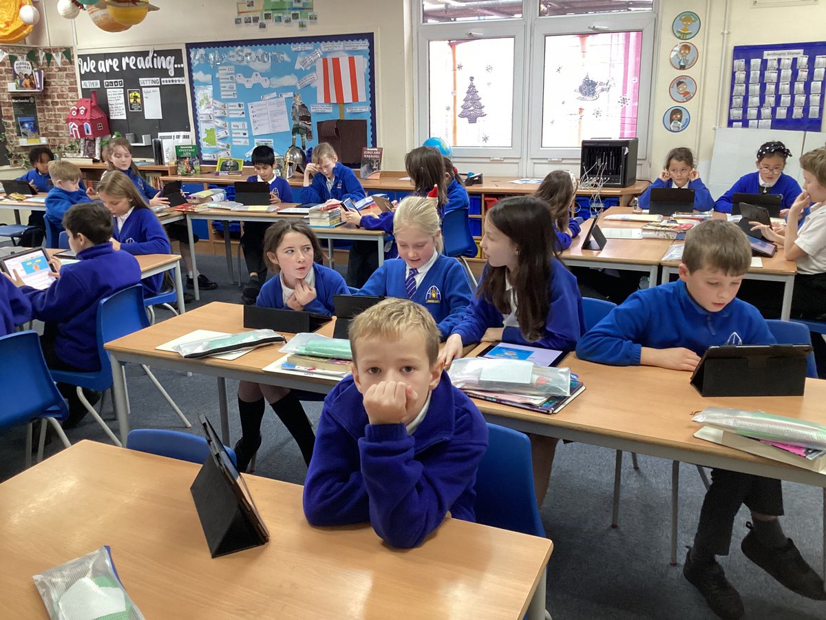 higher_lane's tweet photo. 5B are working hard on @LbQorg, focusing on using apostrophes for possession 👏🏻🤩 #higherlaney5english #learningbyquestions https://t.co/EiNocGxZEv
