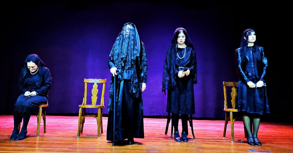 Ágora Teatro vuelve a las tablas con el estreno de “La casa de Bernarda Alba”, obra cumbre del teatro de Federico García Lorca🎭, bajo la dirección de Toribio Alonso

📅Lunes 5 
🕐20.30h.
📌Teatro Principal
➕info👉cultura.aytoburgos.es/agenda-cultura…