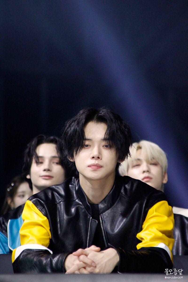 marchlarch39's tweet photo. 221126 MMA 가수대기석 투바투
#MMA #MMA2022 #TXT #투바투 #TOMORROW_X_TOGETHER #투모로우바이투게더 #TXTatMMA2022 #YEONJUN #연준 https://t.co/uo2AZ0nu8n