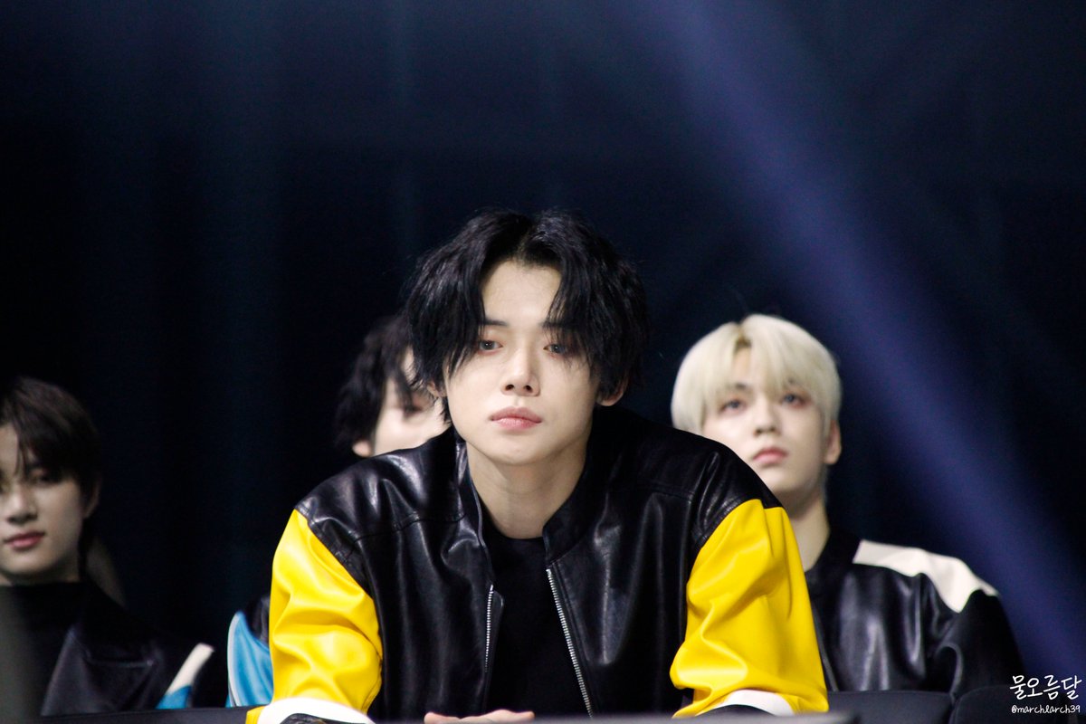 marchlarch39's tweet photo. 221126 MMA 가수대기석 투바투
#MMA #MMA2022 #TXT #투바투 #TOMORROW_X_TOGETHER #투모로우바이투게더 #TXTatMMA2022 #YEONJUN #연준 https://t.co/j9dIV9ZKW4