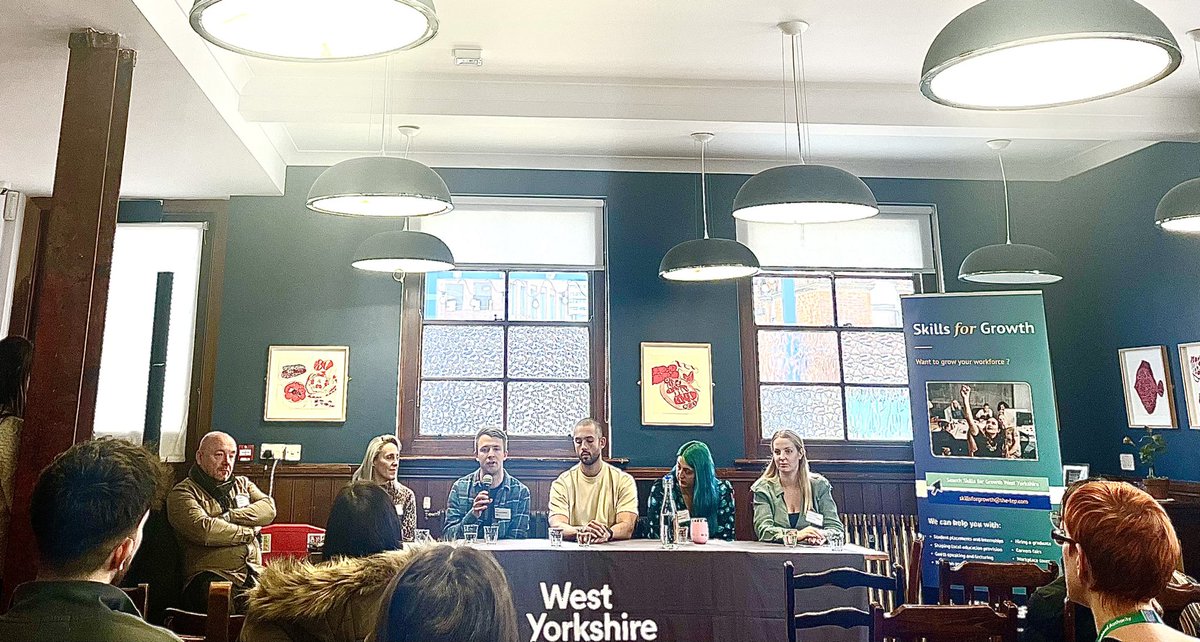 sinead_sopala's tweet image. Really enjoying the #professionalpanel with our Managing Partner, Steven Newdall @LeviSolicitors with @Naylorwintersg @andythorntonltd @The_Tetley #graduatejobs #Students #SMEs #LeedsJobs #WakefieldJobs  @JCPinWestYorks