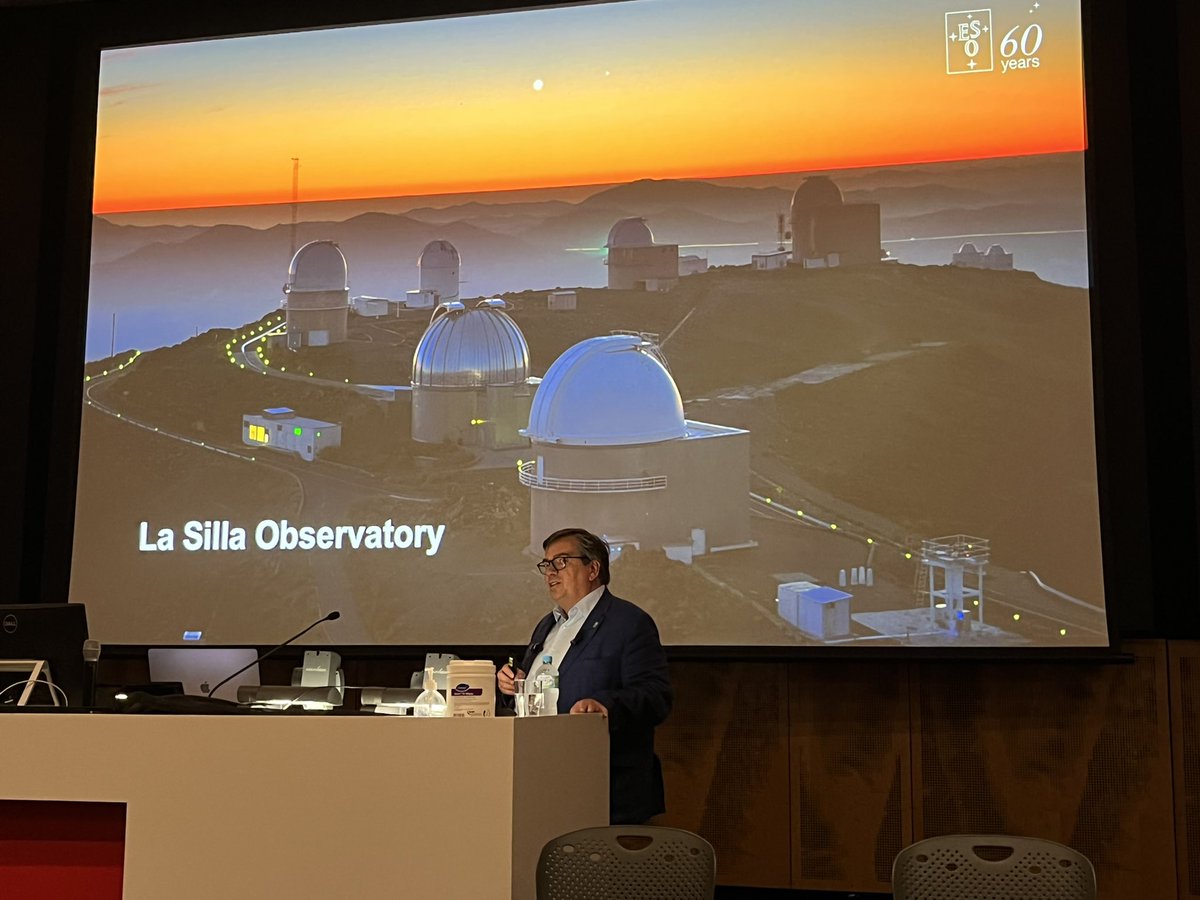 El_Lobo_Rayado's tweet photo. Prof @xbarcons, @ESO General Director, is giving an excellent summary of ESO achievements, facilities, &amp; instruments during the Allison Levick Lecture at @Macquarie_Uni @MQSciEng @AAOMacquarie @MQPhysAstro https://t.co/UJddPqRvEx