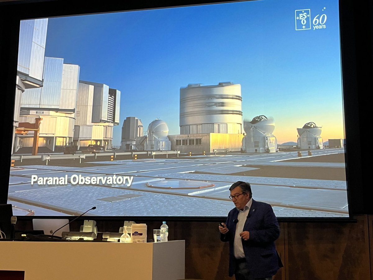 El_Lobo_Rayado's tweet photo. Prof @xbarcons, @ESO General Director, is giving an excellent summary of ESO achievements, facilities, &amp; instruments during the Allison Levick Lecture at @Macquarie_Uni @MQSciEng @AAOMacquarie @MQPhysAstro https://t.co/UJddPqRvEx