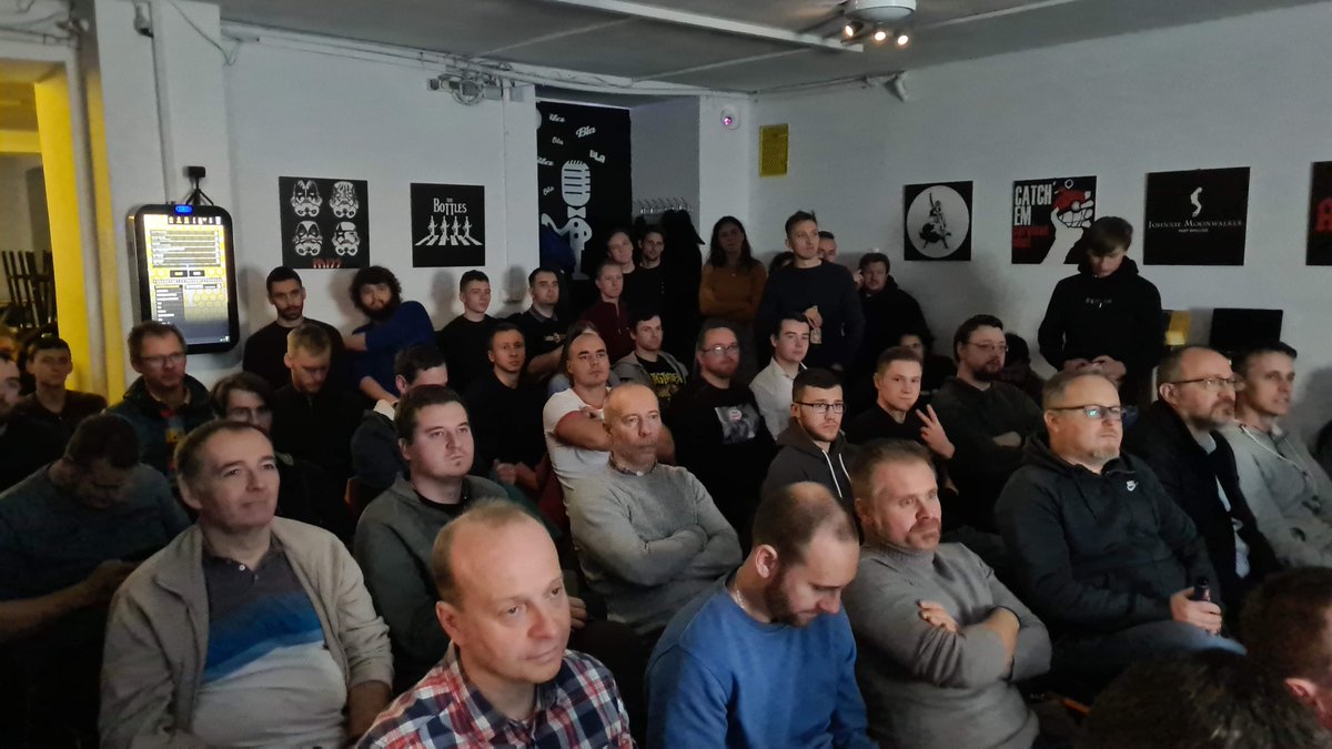 _Honza_Dvorak's tweet photo. Bitcoin Meetup Olomouc vol.1 shrnutí

1. Díky moc všem, že jste dorazili v tak hojném počtu. Upřímně jsem čekal, že dojde 10-15 lidí, pokecáme u pivka, ale Vlastík z @bla3ol mě přesvědčil, ať dovezu 50 židlí. Stejně to bylo málo! Účast odhaduji kolem 80 lidí, epic!

#btcolomouc https://t.co/RHfD1njyzv