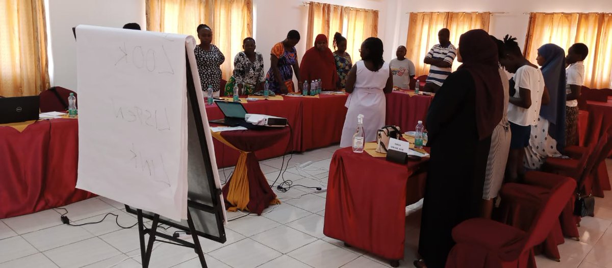 PMagharibi's tweet photo. Using exercises to understand the basic counselling skills. As first responders,we are supposed to have the Psychological First Aid Action Principles(Look,Listen and Link).
#practiceselfcare
#timelyjustice4sgbvsurvivors https://t.co/evf7x7MS8D