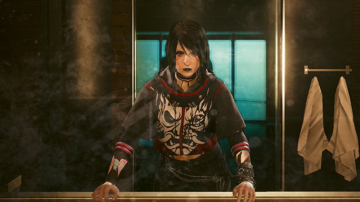 Roxanne 'Roxy' Collins 

Mox, netrunner, rocker, merc for hire. 

They/them

multiship, potential nsfw