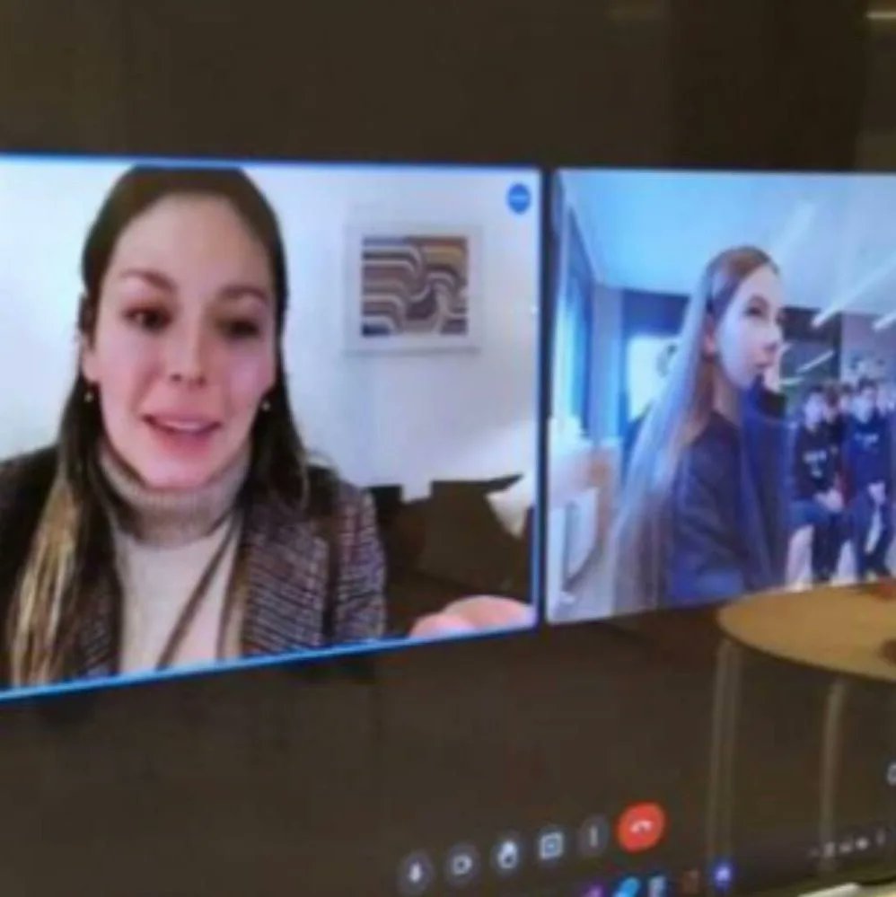 EscolaACESCO's tweet photo. Ahir dimecres 30 de novembre, els alumnes del lab Experiences Management -KnowPro- han tingut l'oportunitat de connectar en directe amb la Valeria Ler, productora d'events del Ballet de San Francisco, California. han rebut valuosos consells d'una dona d'alt nivell professional. https://t.co/6W7X6nNqtV