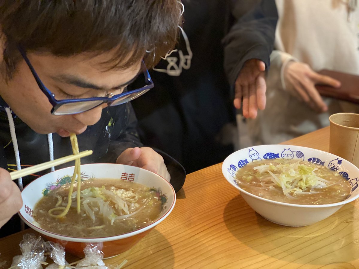TsukubaPlaceLab's tweet photo. #Lab6
ラーメン完成!!
野菜もたっぷりの豚骨しょうゆラーメンです!美味しい!!😍 https://t.co/cmuvbonCDy