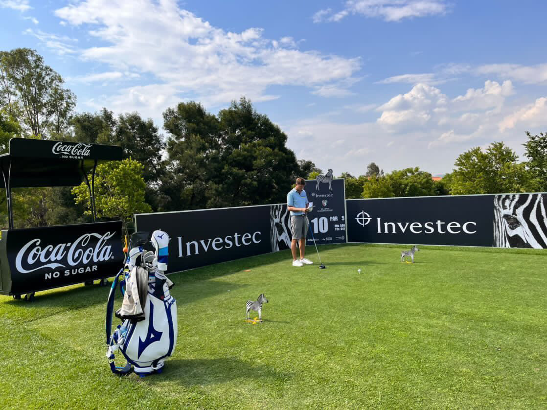 GolfChannel_PL's tweet photo. Kolejny turniej - zadziorny 🤼‍♂️ duet @gradi_gradecki &amp; Kuba Dymecki melduje gotowość do akcji! Na najdłuższym polu @DPWorldTour rusza 🇿🇦 Investec South African Open. #Kibicujemy #GoDymek! #GoGradi! 👊 
📷 by Dymek
https://t.co/cDHaoAGCs1
#TeamGradi #PolskiGolf #GolfChannelPolska https://t.co/cmpSZkGGKK