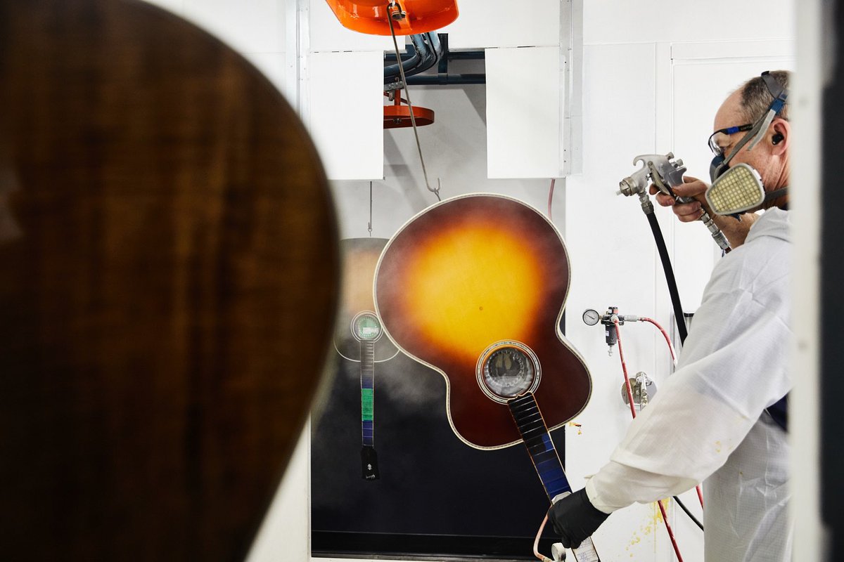 GibsonJapan's tweet photo. 全てのギブソン・アコースティックは、米国モンタナ州にある工場の熟練のクラフツマンによるハンドメイドです。
あなたの好きはギブソン・アコースティックギターは?
#ギブソン #アコースティック #アコギ #ハンドメイド #メイドインUSA https://t.co/O6Xdnu90Jc