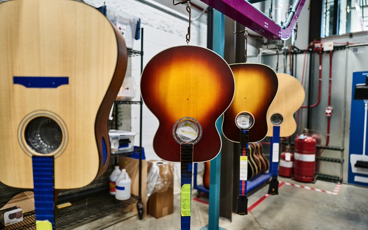 GibsonJapan's tweet photo. 全てのギブソン・アコースティックは、米国モンタナ州にある工場の熟練のクラフツマンによるハンドメイドです。
あなたの好きはギブソン・アコースティックギターは?
#ギブソン #アコースティック #アコギ #ハンドメイド #メイドインUSA https://t.co/O6Xdnu90Jc