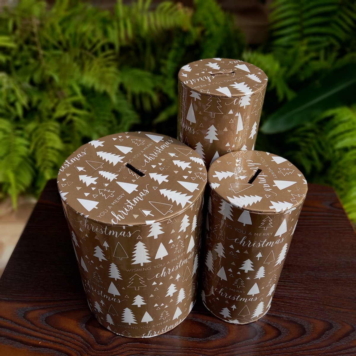 finesavingsug's tweet photo. Guys its December and we have a whole lot of gift options for you and your loved ones this Christmas season with our beautiful saving tins.🥳🥳🥳
WhatsApp 0757264558 to place your order today. https://t.co/LTsIfk3ldo