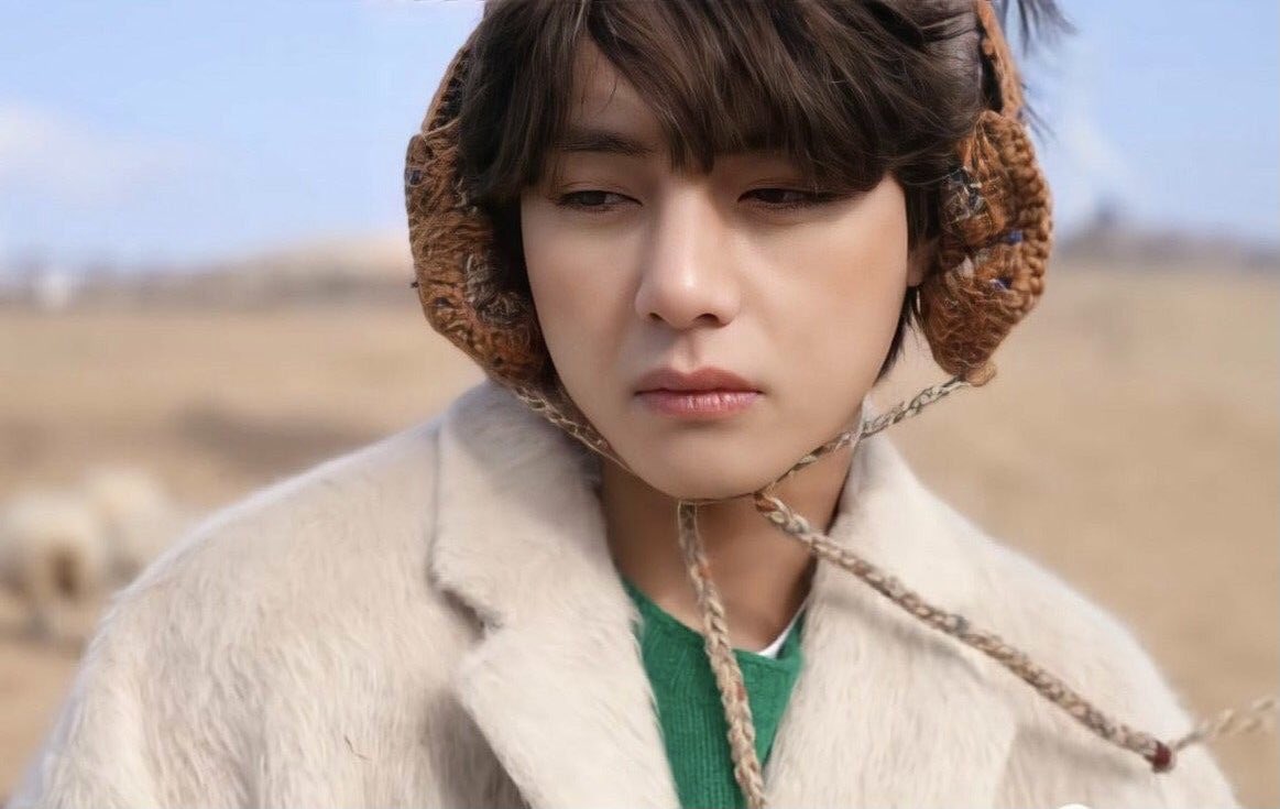 Taehyungimpact's tweet photo. Our winter bear, kim taehyung. Welcome taecember 🫶🏼🥹 https://t.co/YcGxjlRQMe