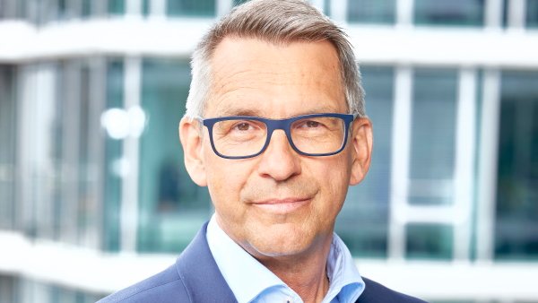 #Qualifizierung hilft auch, leichter einen neuen Job zu finden. Unsere #PEAG Transfer GmbH macht damit gute Erfahrungen, auch wenn Unternehmen von Stellenabbau bedroht sind: "Unser beratendes Personal versteht es, hier passgenaue Qualifizierungen zu finden", sagt <a href="/Galonska_PEAG/">Gerd Galonska</a>.