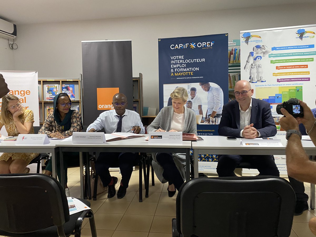 fabiennedulac's tweet photo. Mon soutien est total à notre formidable équipe à Mayotte qui déploie nos réseaux THD, accueille nos clients, contribue au développement de l’économie et à l’inclusion numérique avec le tissu associatif local. Fière de toutes les équipes @OrangeReunion @andremartin02 https://t.co/JliWGSnSHR