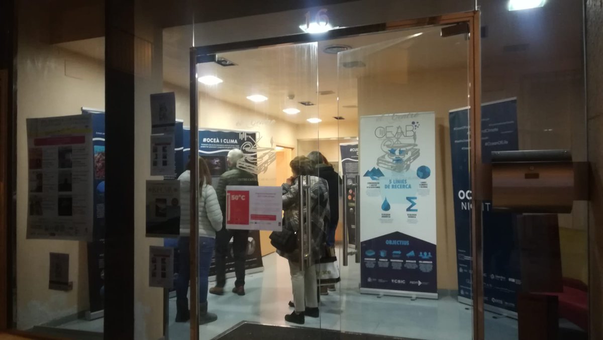 ceabcsic's tweet photo. Ahir dimecres van tancar oficialment les activitats de la #SetmanadelaCiència2022 amb la projecció del documental "50 ºC" 🌡️
Gràcies a tots i totes per acompanyar-nos!
#SC22CAT #SemanaCienciaCSIC https://t.co/N3aU8l65eP