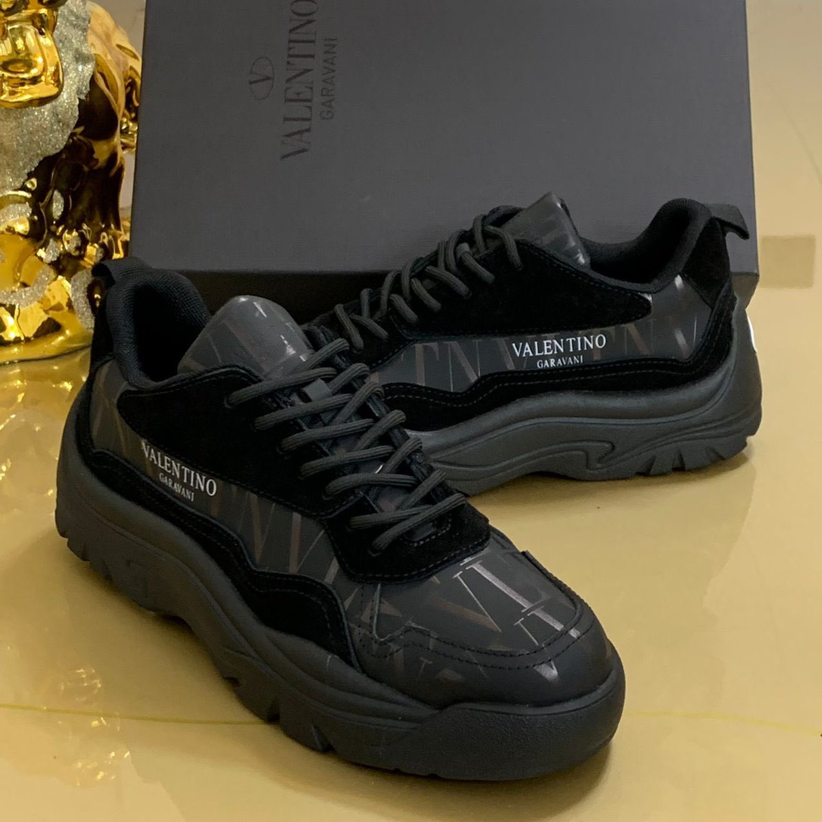 Pharesbyese's tweet photo. Grey or Black?

1: 40-45, N30,000
2: 40-55, N32,000
3: 40-44, N32,000
4: 40-46, N55,000

Worldwide Shipping 🌎✈️
Nationwide Shipping 🇳🇬🚚 https://t.co/ue22SyM0nb