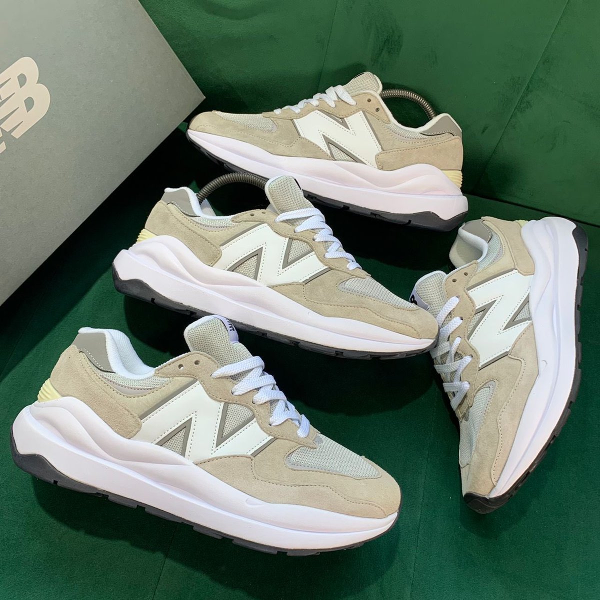 Pharesbyese's tweet photo. Grey or Black?

1: 40-45, N30,000
2: 40-55, N32,000
3: 40-44, N32,000
4: 40-46, N55,000

Worldwide Shipping 🌎✈️
Nationwide Shipping 🇳🇬🚚 https://t.co/ue22SyM0nb
